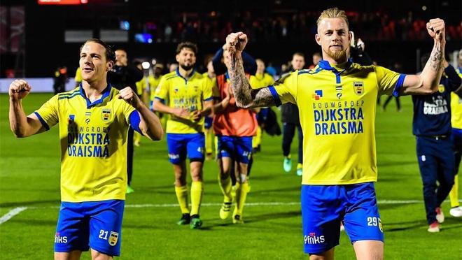 育背靠强大 育背靠强大