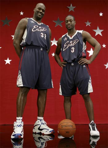 但队友三分 但队友三分