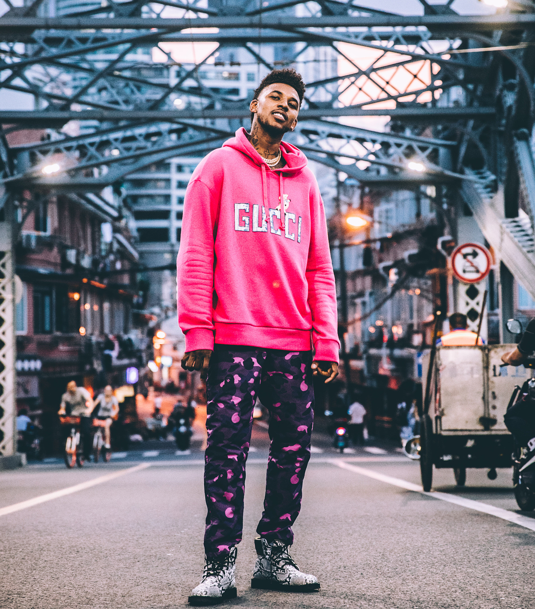 进攻端则靠 进攻端则靠